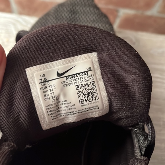 Nike boys shoes - Picture 4 of 8